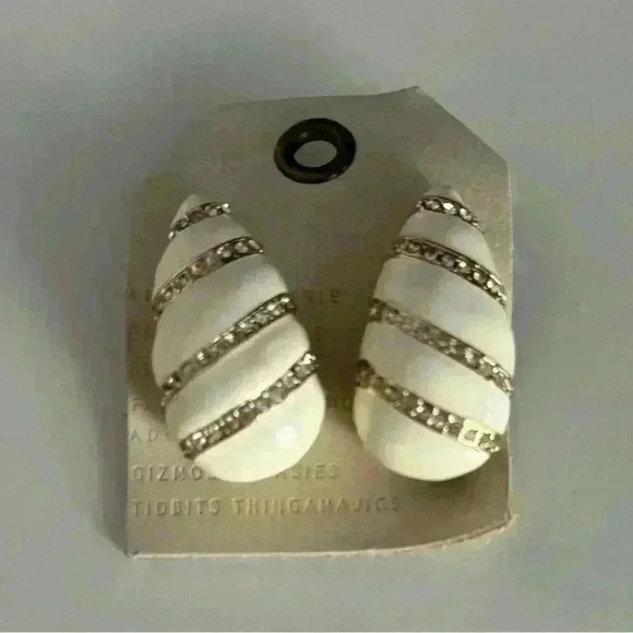 NWT Anthropologie Earrings - Picture 2 of 4